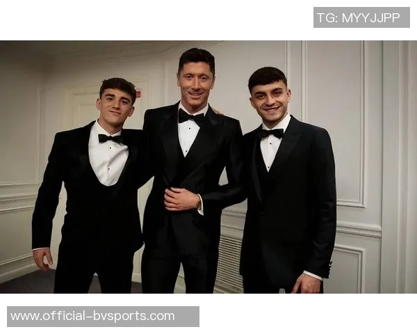 加维排拉马西亚队友首发阵容揭晓亚马尔法蒂尼科西蒙斯均在列