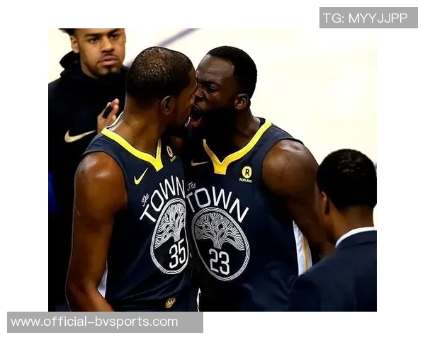 库里被称为二当家引发勇士球迷怒怼KD评论区调侃引发热议